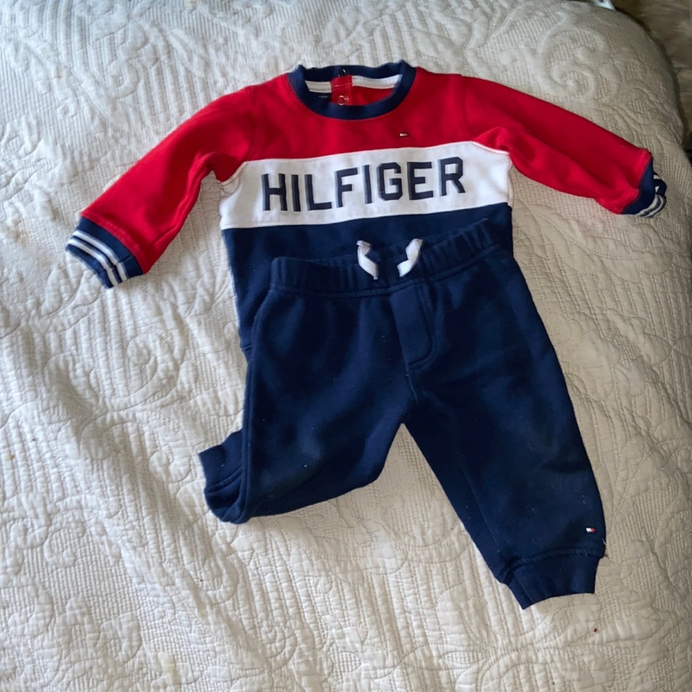 Tommy Hilfiger Sweat Suit !